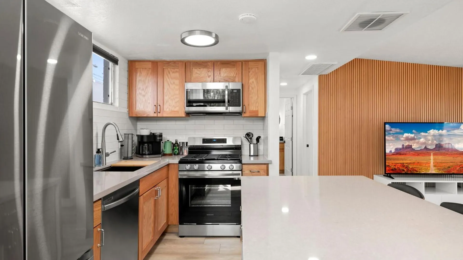 Brand New Home W Parking Blocks From Oldtown- 2B Scottsdale Feriehus
